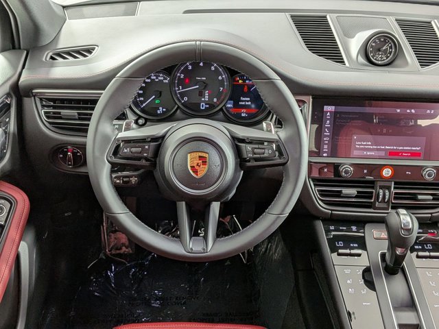 New 2026 Porsche Macan image 14
