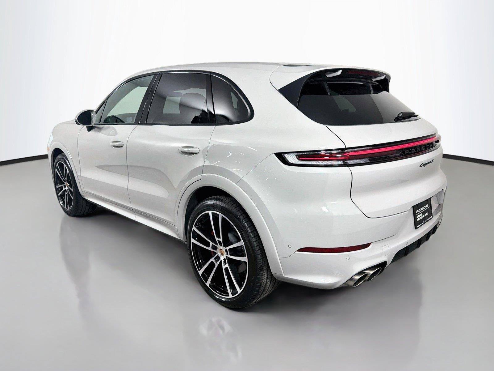 Certified 2026 Porsche Cayenne S AWD/4WD image 3