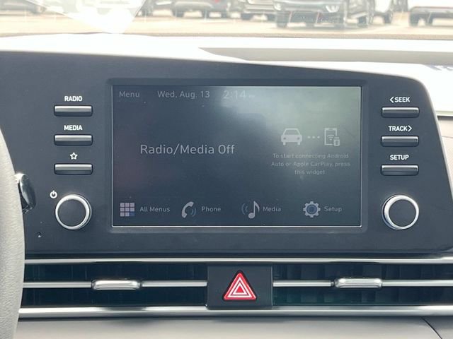 Used 2024 Hyundai Elantra SE image 15