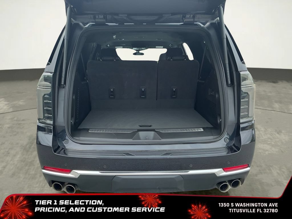 Used 2025 Chevrolet Suburban Premier RWD image 19