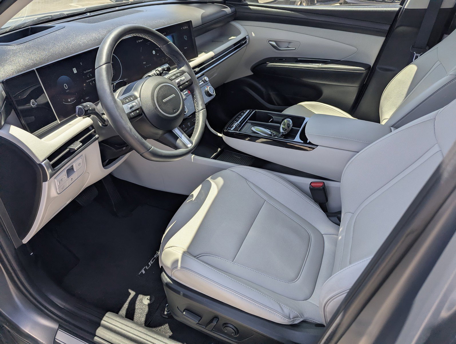 Used 2025 Hyundai Tucson Limited AWD/4WD image 9