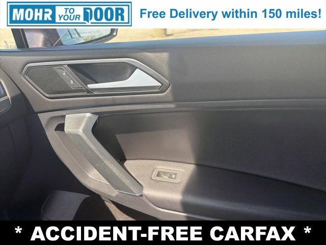 Used 2018 Volkswagen Tiguan SE AWD/4WD image 27