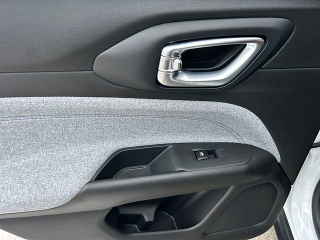 Used 2025 Jeep Compass Sport image 42