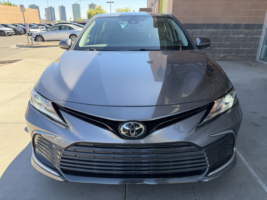 Used 2021 Toyota Camry LE image 10