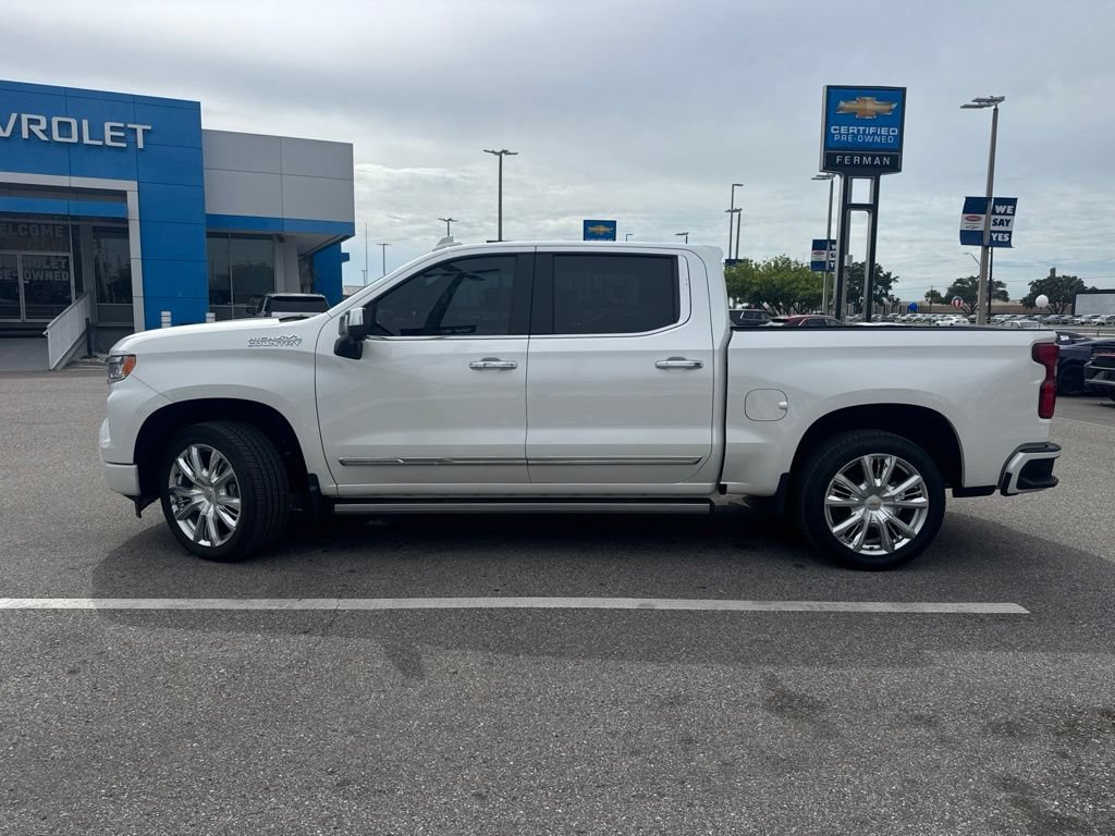 Used 2023 Chevrolet Silverado 1500 High Country w/ High Country Premium Package AWD/4WD image 2