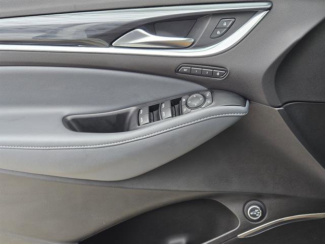 Used 2024 Buick Enclave Premium image 16