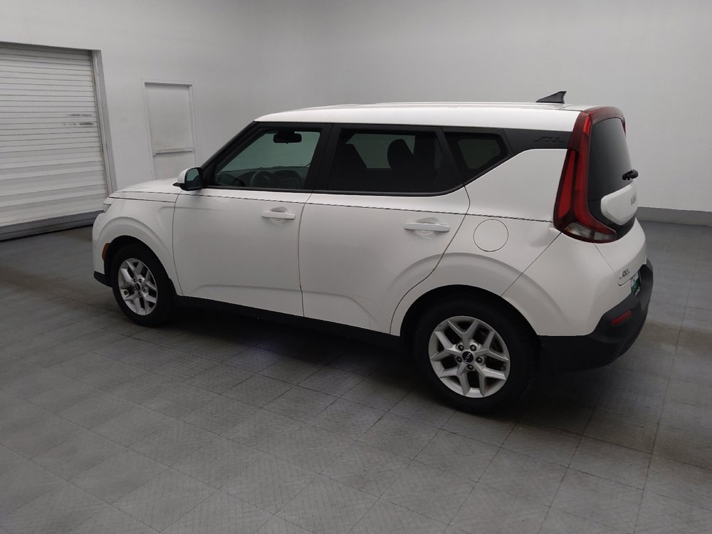 Used 2022 Kia Soul LX w/ Technology Package FWD image 3