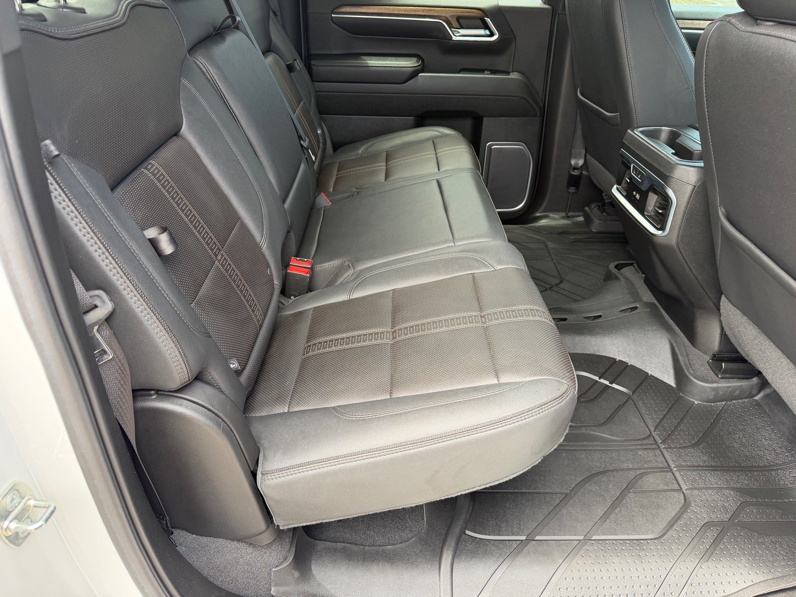 Used 2023 Chevrolet Silverado 1500 High Country AWD/4WD image 13