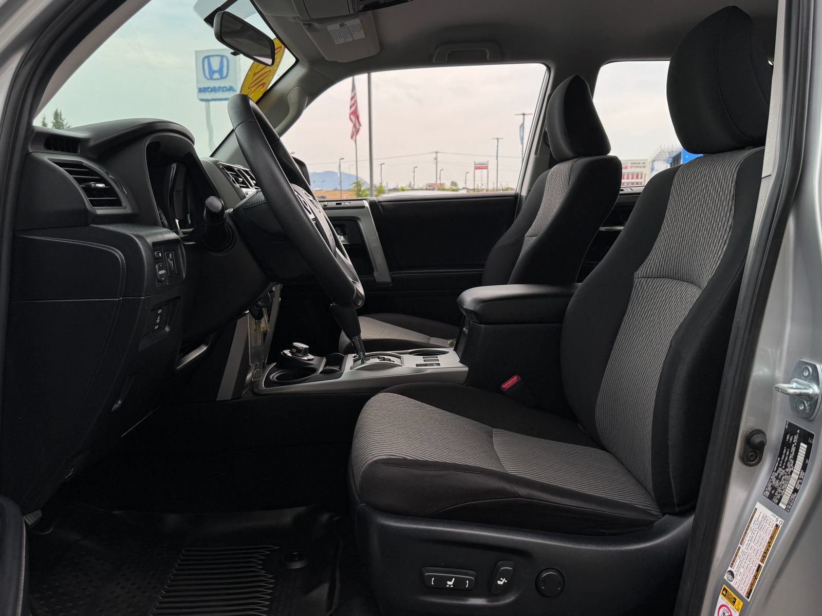 Used 2019 Toyota 4Runner SR5 AWD/4WD image 11