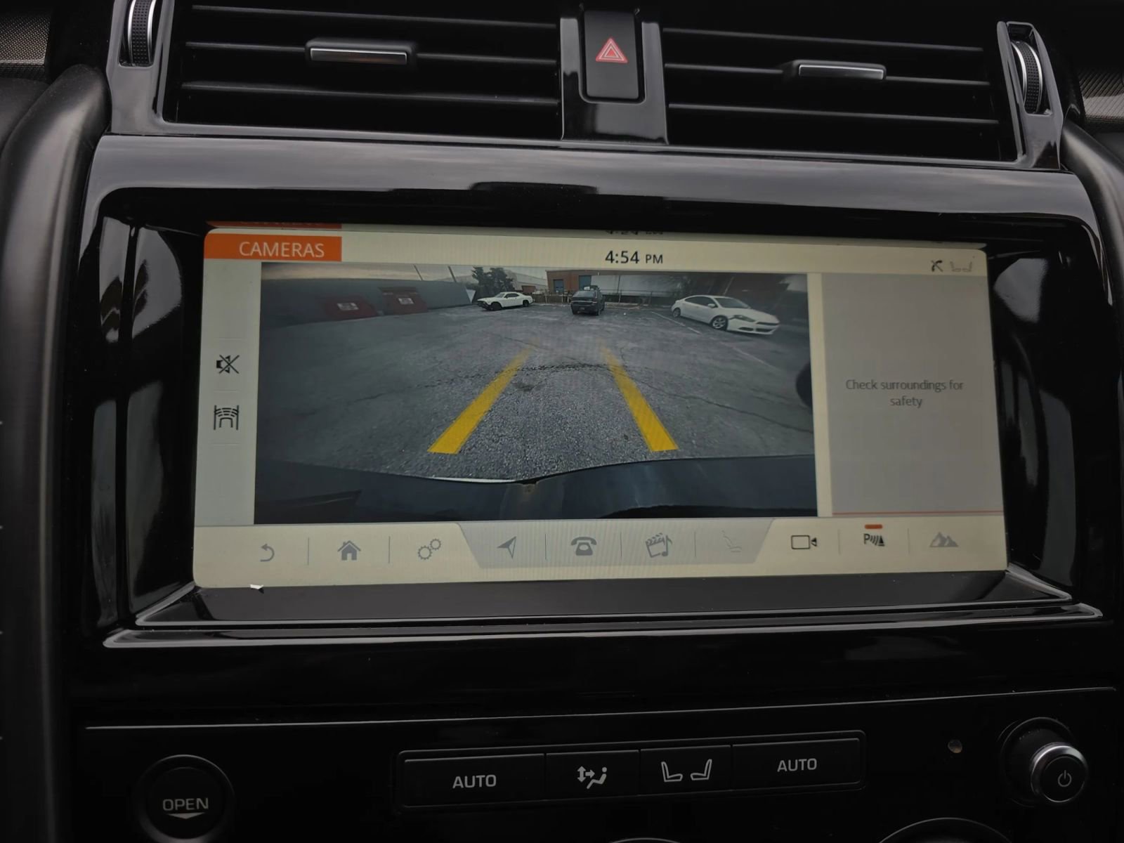 Used 2018 Land Rover Discovery HSE Luxury image 22