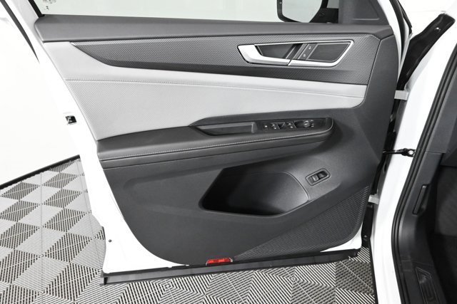 New 2026 Volkswagen Atlas Cross Sport SEL image 19