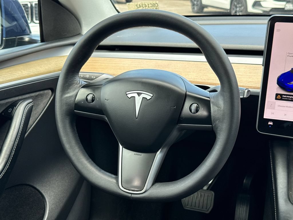 Used 2023 Tesla Model Y Long Range AWD/4WD image 25