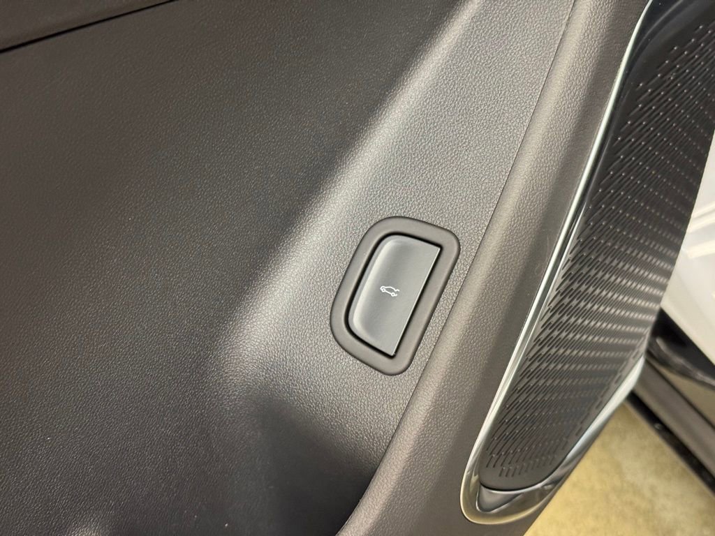 New 2026 GMC Acadia Denali Ultimate w/ LPO, Floor Liner Package image 11