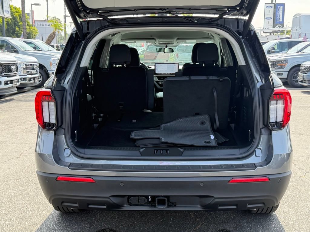 Used 2026 Ford Explorer Active RWD image 16