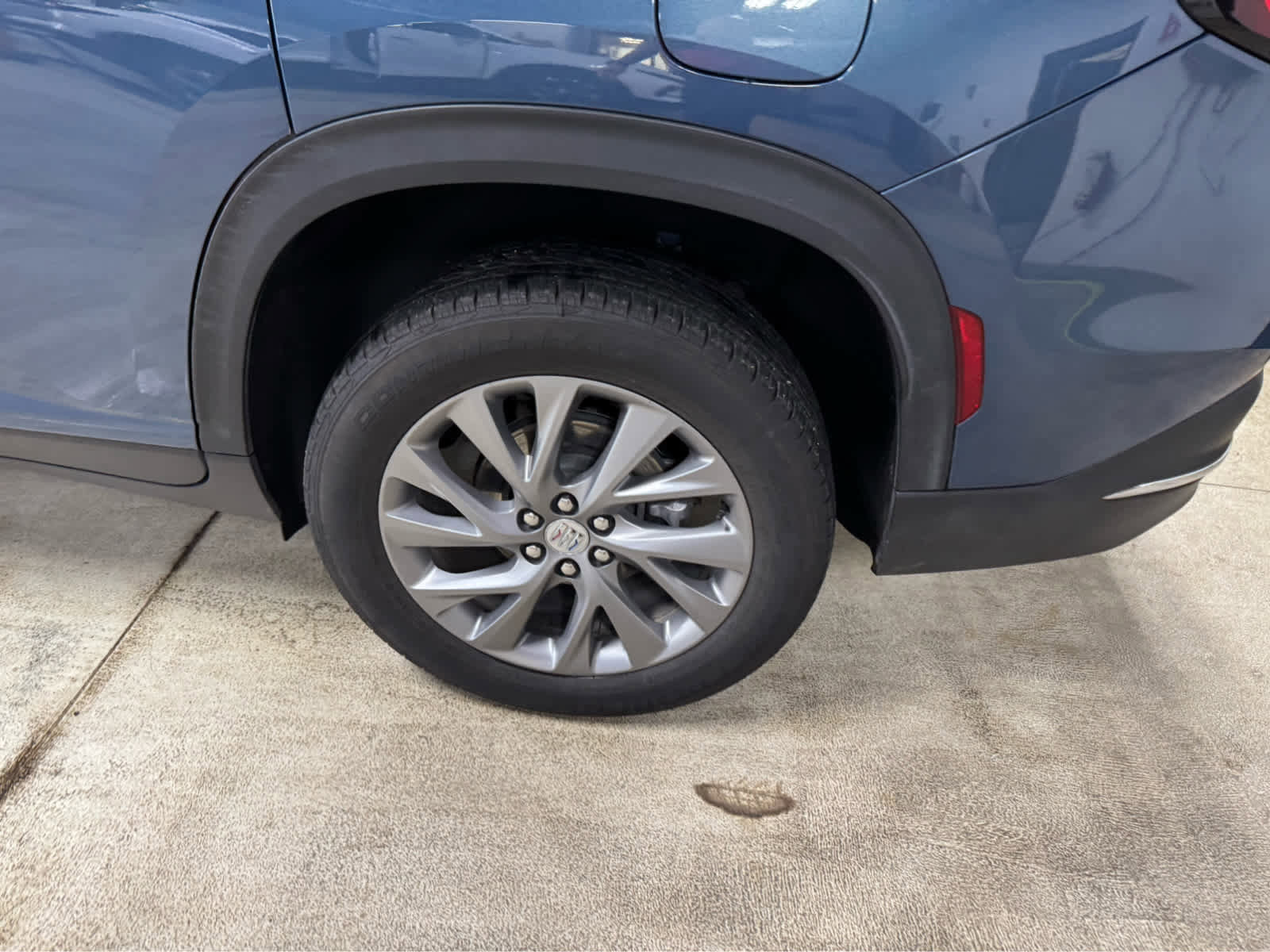 Certified 2025 Buick Enclave Preferred image 9