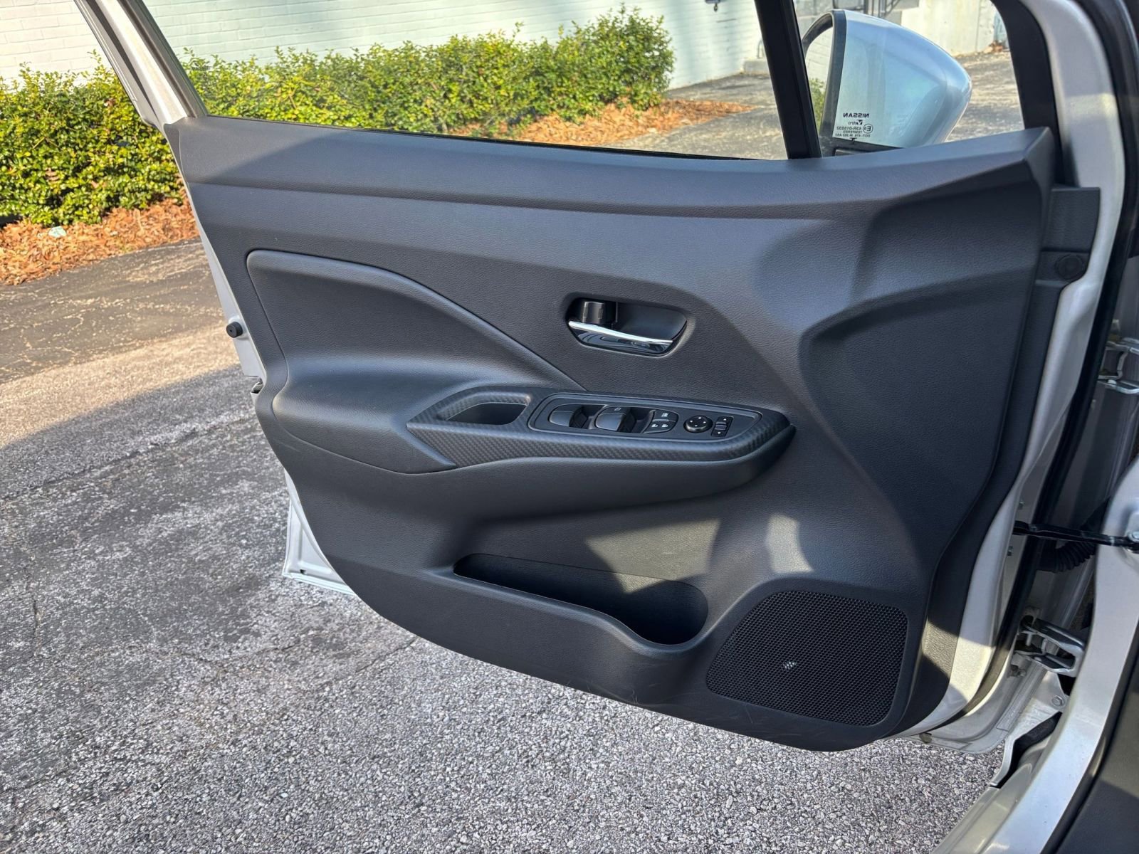 Used 2025 Nissan Versa SV image 18