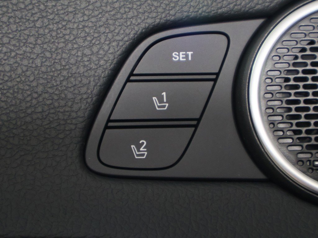 Used 2025 Hyundai Sonata Limited image 41