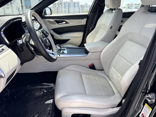 Used 2024 Jaguar XF R-Dynamic SE RWD image 11