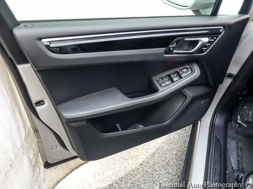 Used 2023 Porsche Macan AWD/4WD image 20