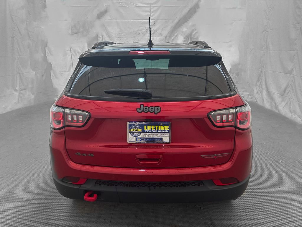 Used 2025 Jeep Compass Trailhawk AWD/4WD image 6