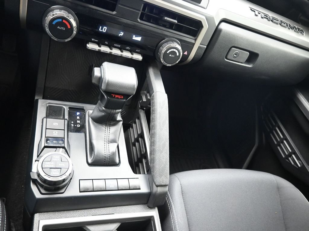 Used 2024 Toyota Tacoma TRD Off-Road AWD/4WD image 9