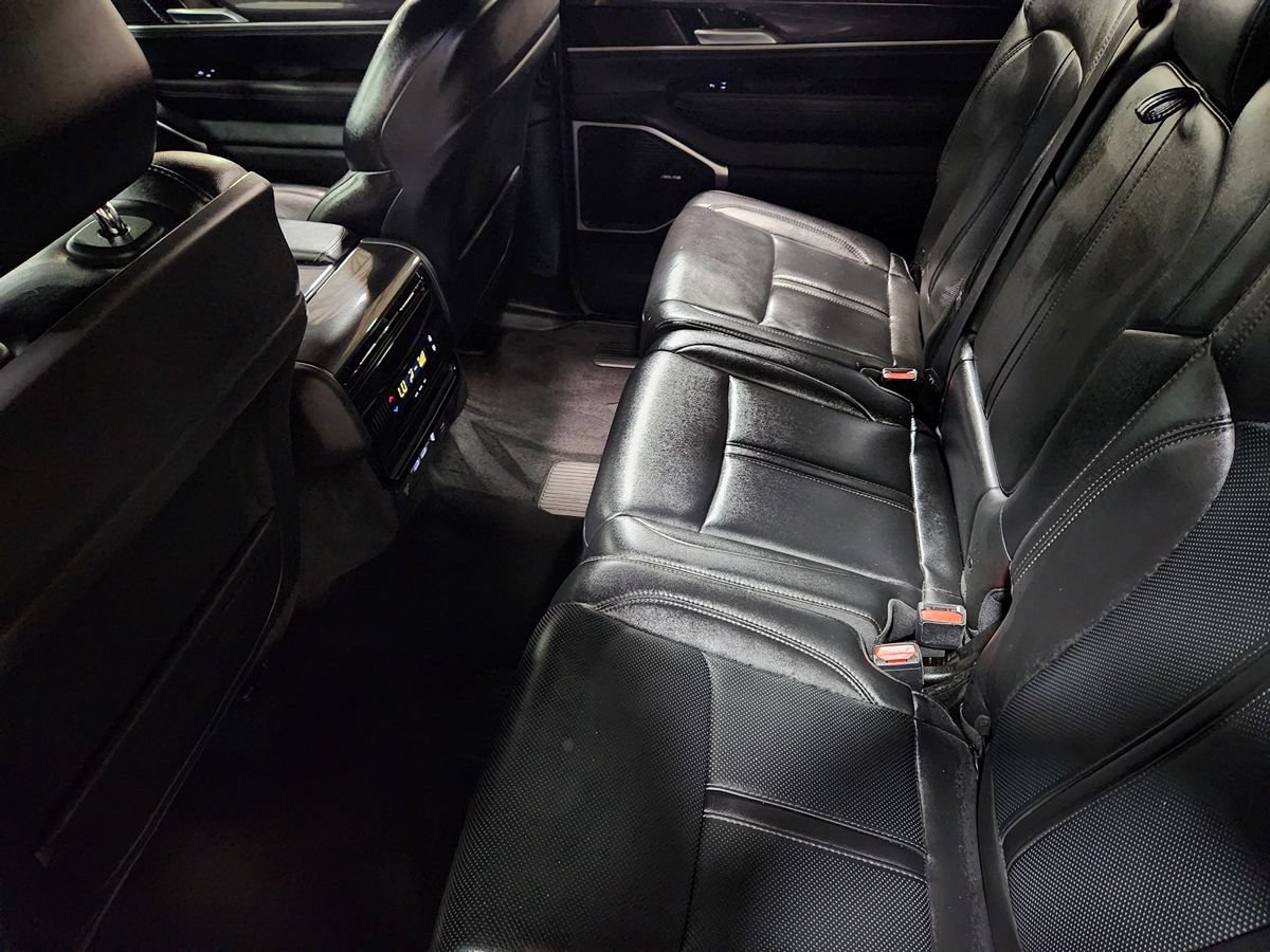 Used 2023 Jeep Wagoneer 4WD w/ Premium Group I image 52