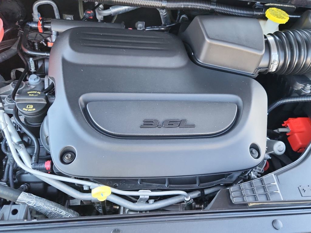 Used 2020 Chrysler Pacifica Touring-L FWD image 18