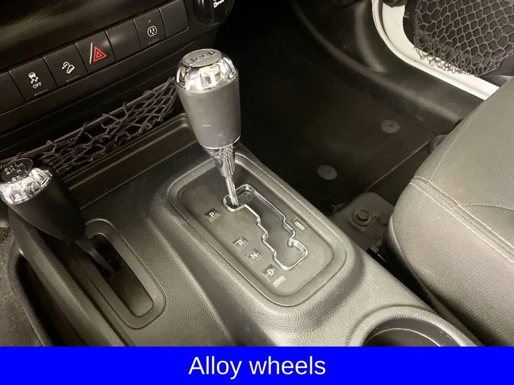 Used 2016 Jeep Wrangler Unlimited Sahara image 17