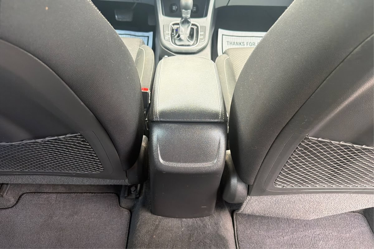 Used 2018 Hyundai Elantra GT FWD image 19