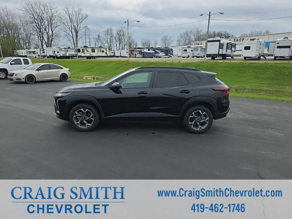 Used 2024 Chevrolet Trax LT FWD image 3
