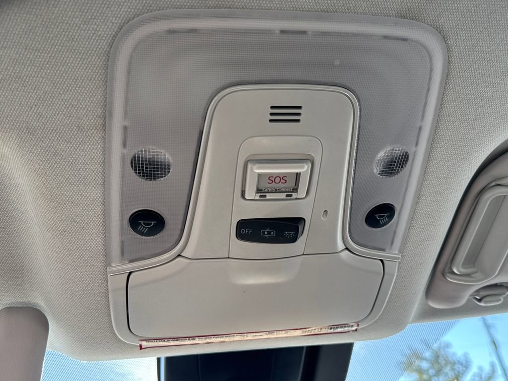 Used 2020 Toyota Prius Prime XLE image 38