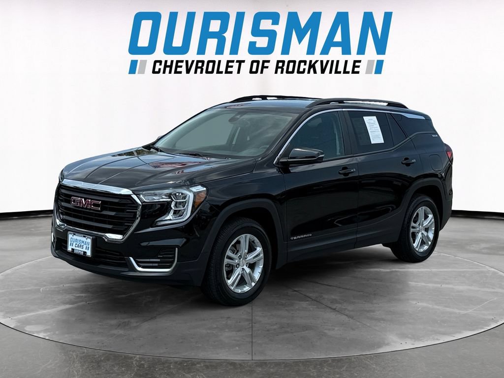 Used 2024 GMC Terrain SLE w/ Driver Convenience Package AWD/4WD image 2