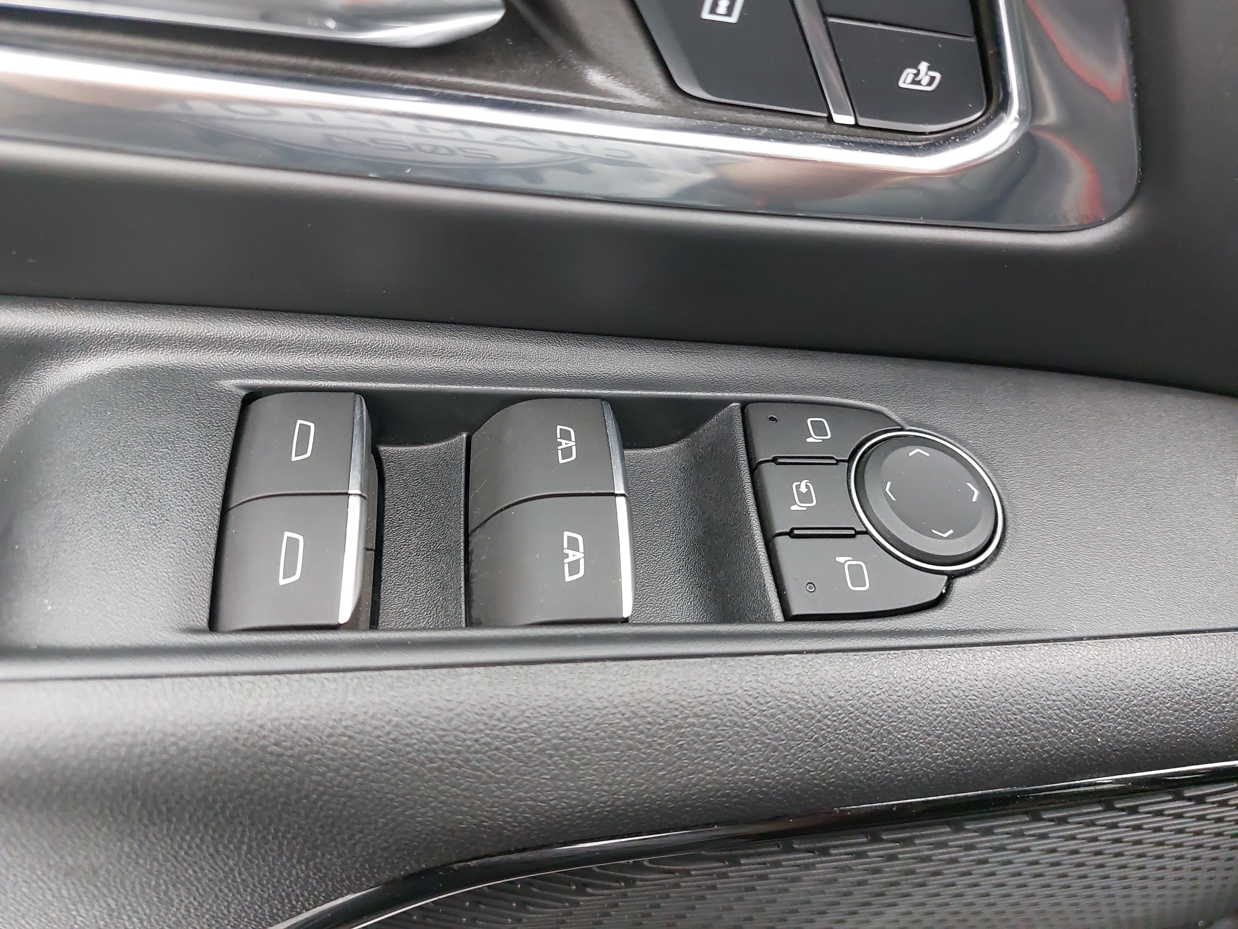 Used 2024 Chevrolet Silverado EV RST AWD/4WD image 29
