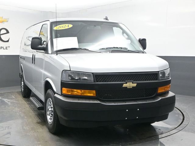 Used 2024 Chevrolet Express 3500 image 41