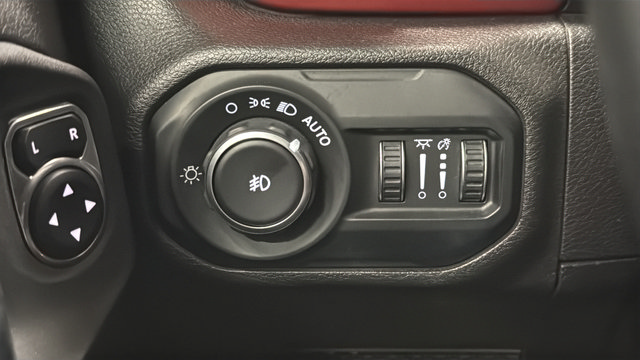 Used 2021 Jeep Wrangler Unlimited Rubicon AWD/4WD image 28