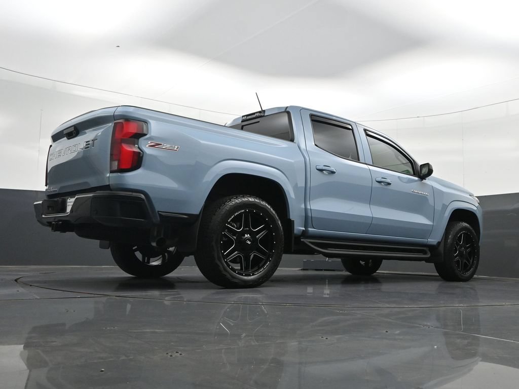 Used 2025 Chevrolet Colorado Z71 w/ Technology Package AWD/4WD image 36