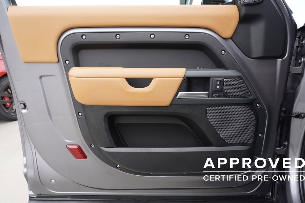 Used 2024 Land Rover Defender 90 X-Dynamic SE AWD/4WD image 17