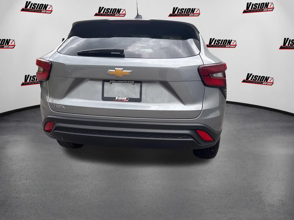 Used 2024 Chevrolet Trax LS FWD image 6