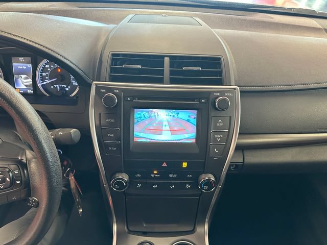 Used 2016 Toyota Camry LE FWD image 22