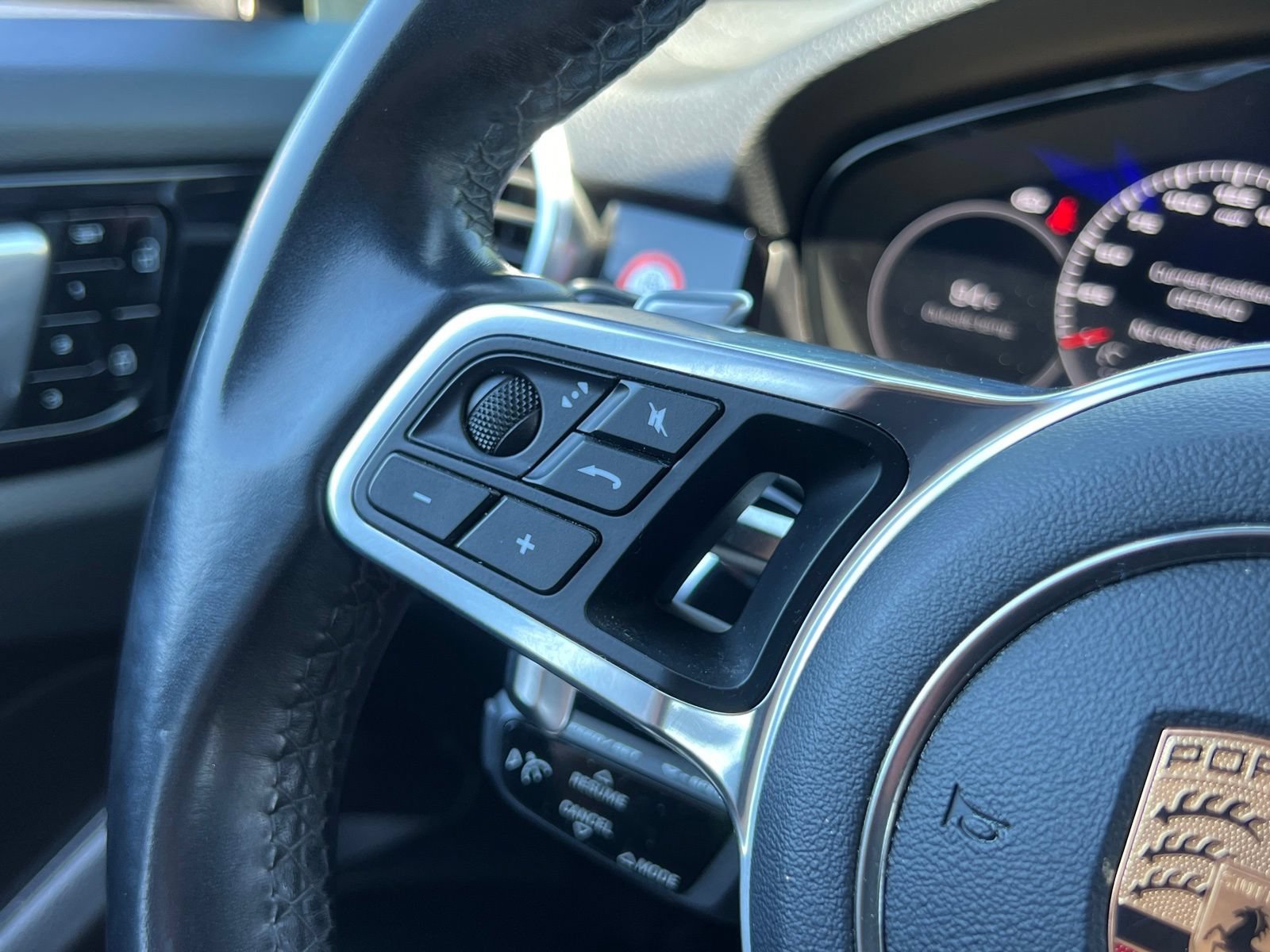 Certified 2019 Porsche Cayenne AWD/4WD image 21