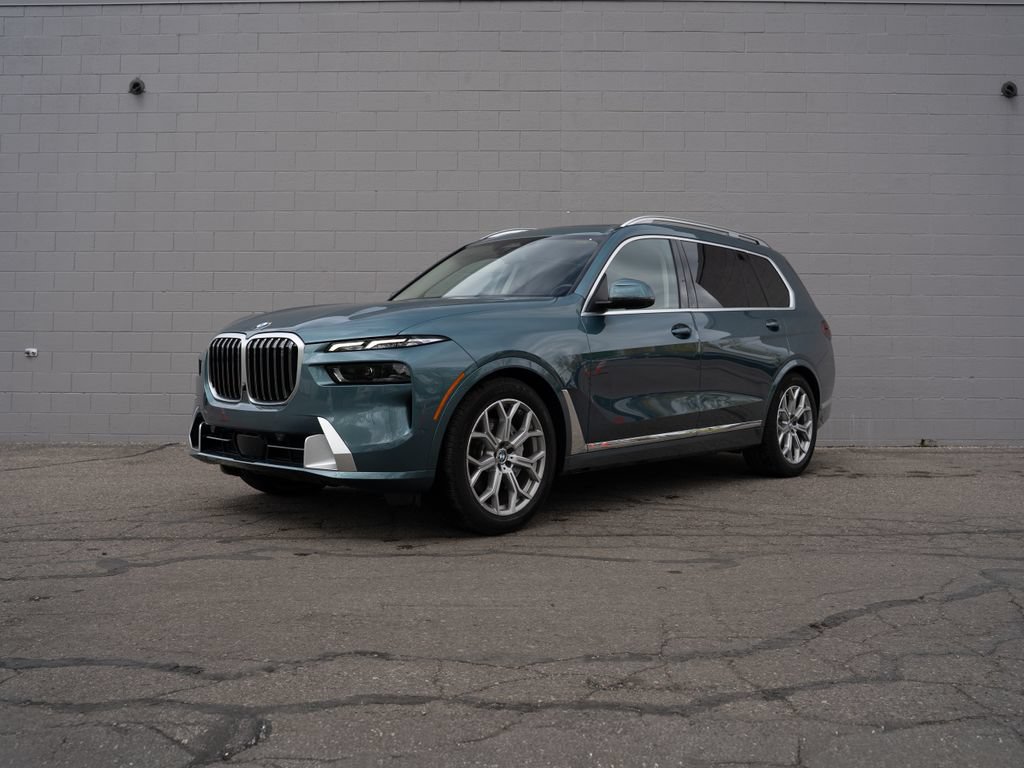 Used 2023 BMW X7 xDrive40i w/ Premium Package AWD/4WD image 1