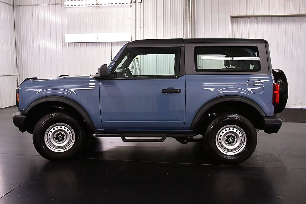 Used 2025 Ford Bronco 2-Door AWD/4WD image 4