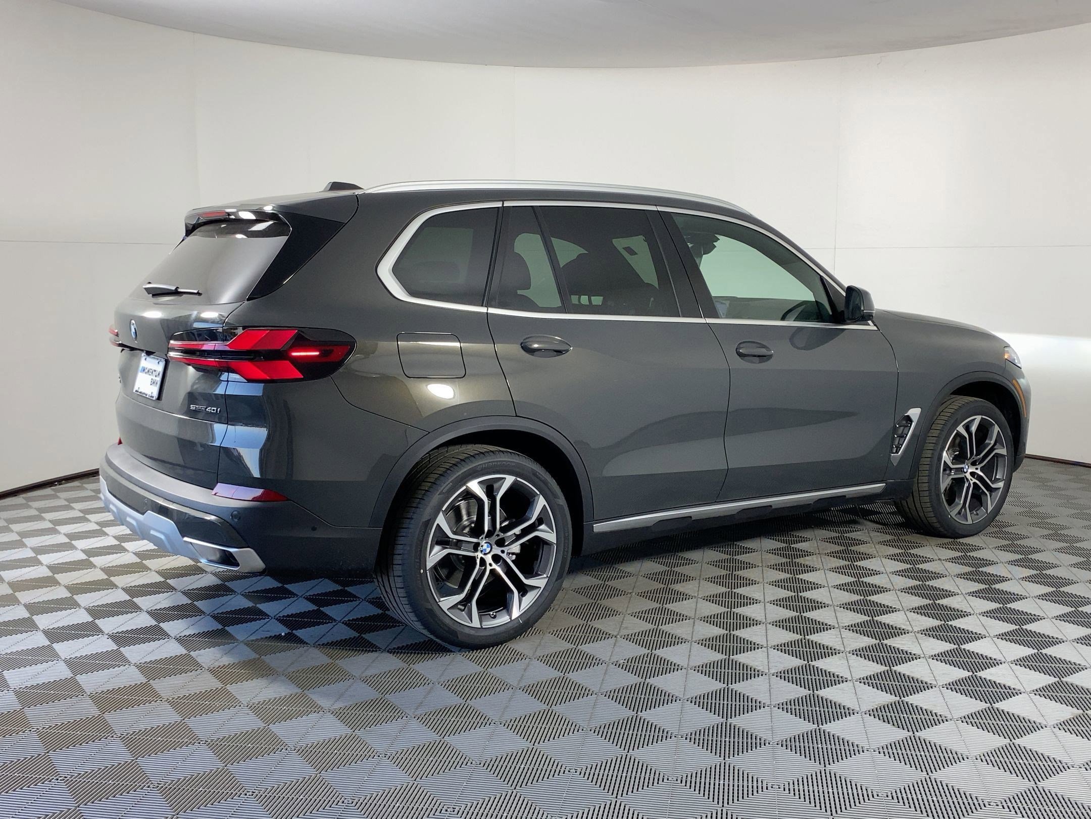 Used 2026 BMW X5 sDrive40i w/ Climate Comfort Package image 7