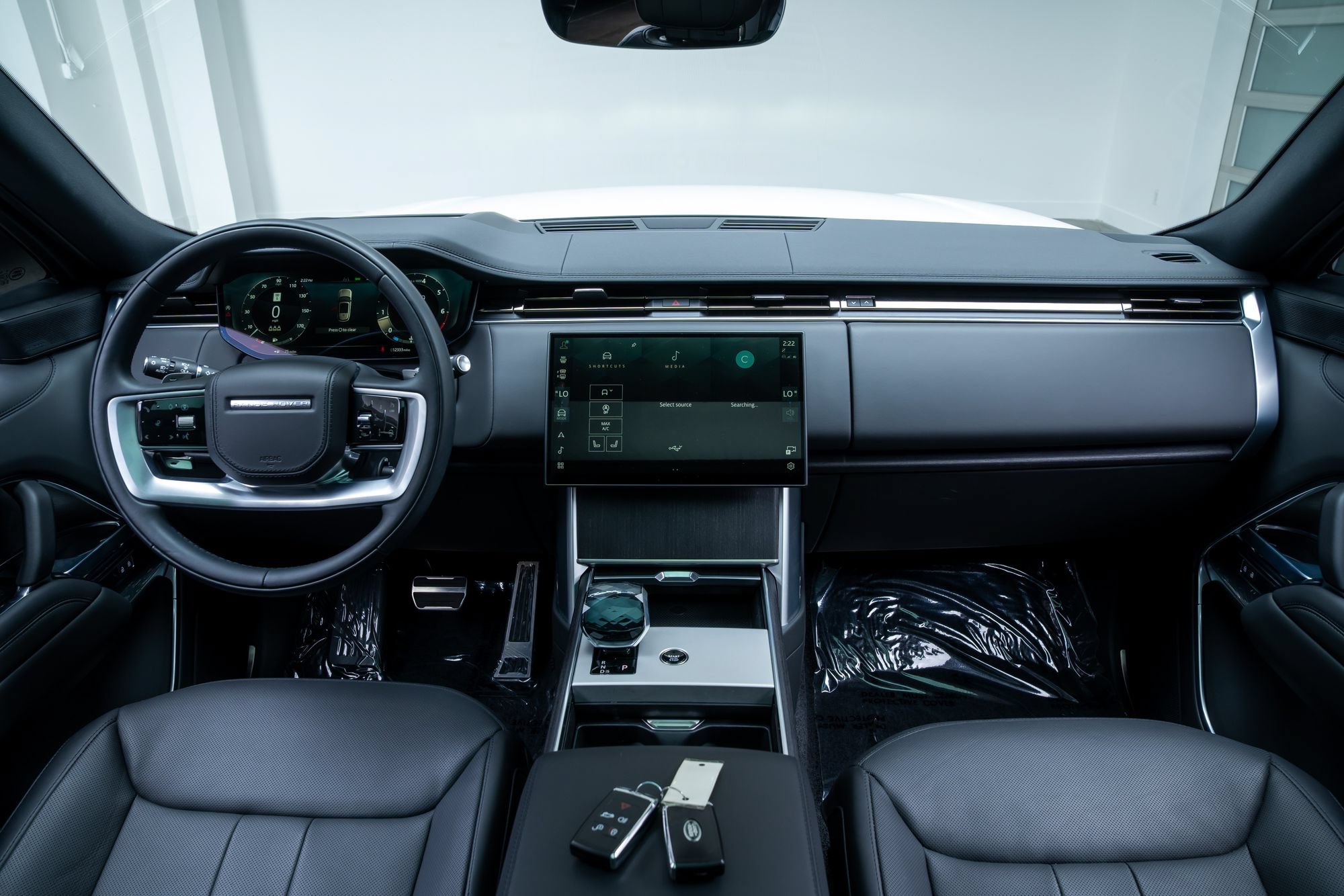 Used 2025 Land Rover Range Rover SE AWD/4WD image 8