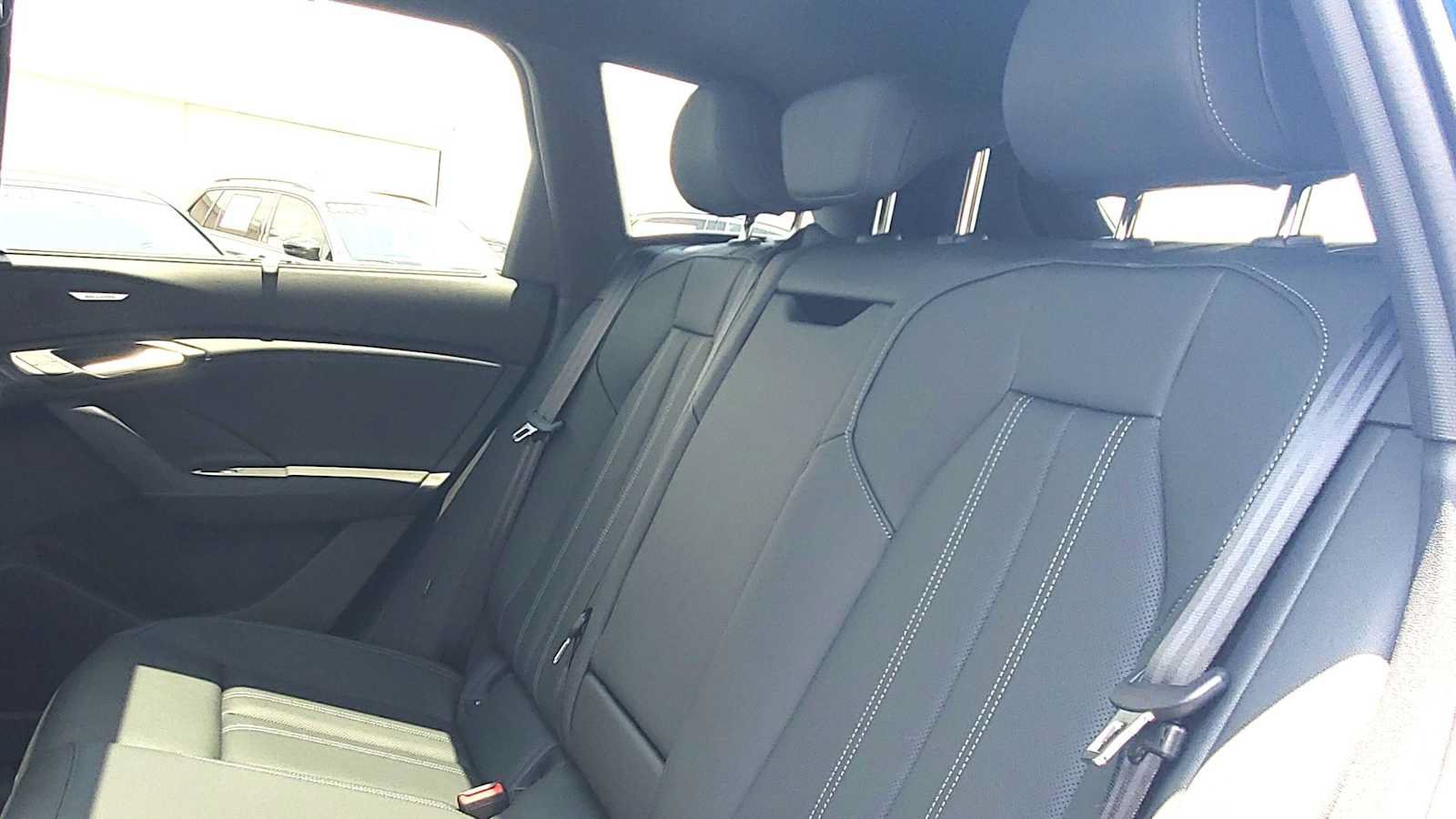 New 2027 Audi SQ6 e-tron Premium Plus AWD/4WD image 19