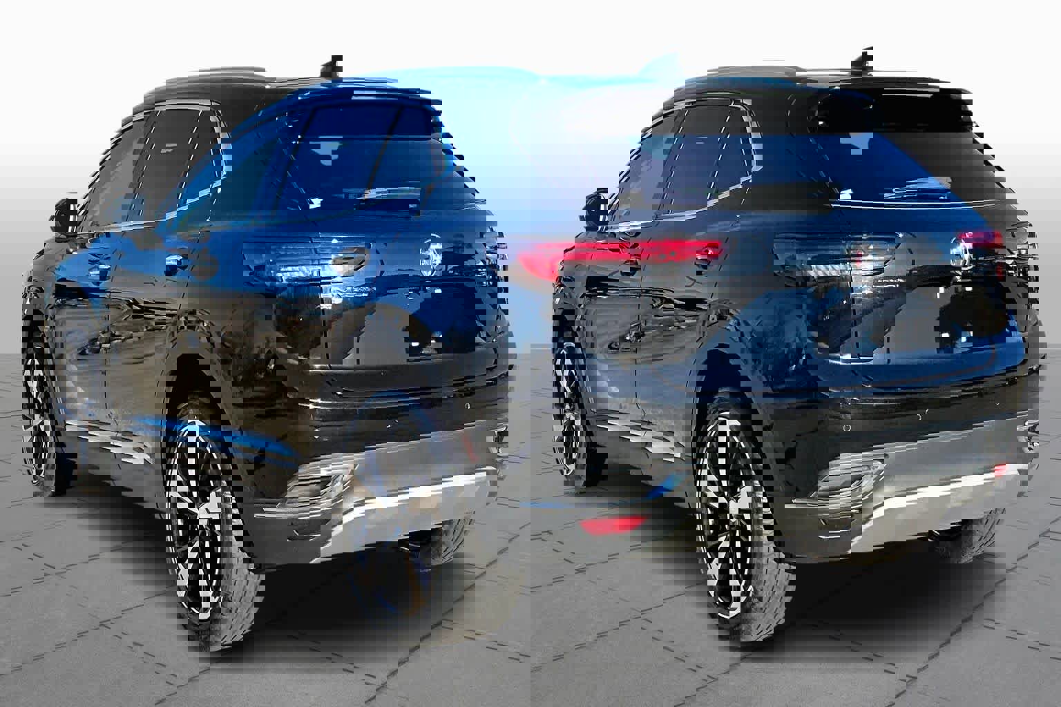 Used 2021 Buick Envision Essence w/ Technology Package I image 11