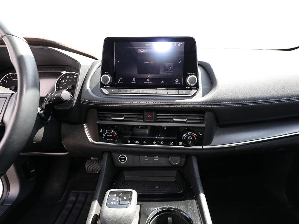 Used 2023 Nissan Rogue SV w/ SV Premium B Package image 16