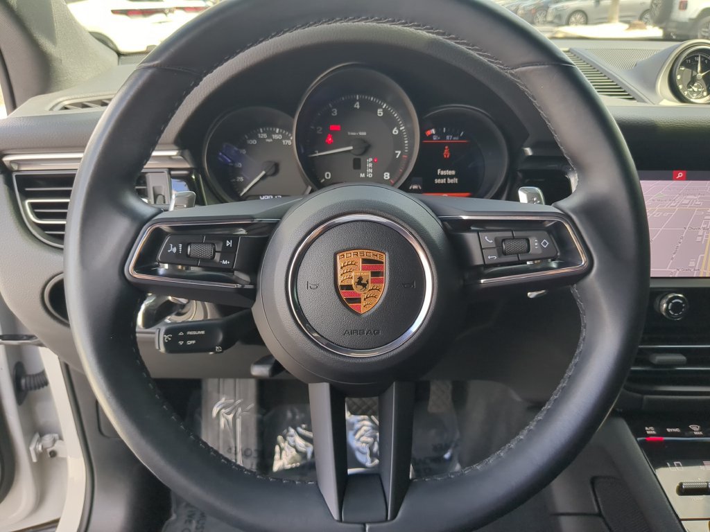 Used 2022 Porsche Macan AWD/4WD image 30