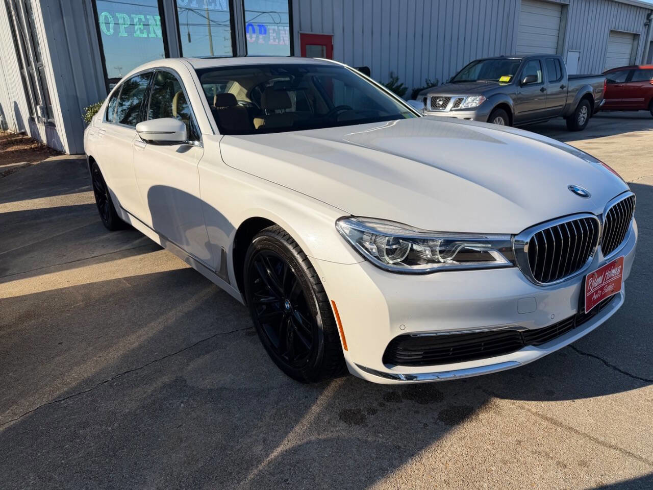 Used 2019 BMW 750i xDrive w/ Luxury Rear Seating Package image 4