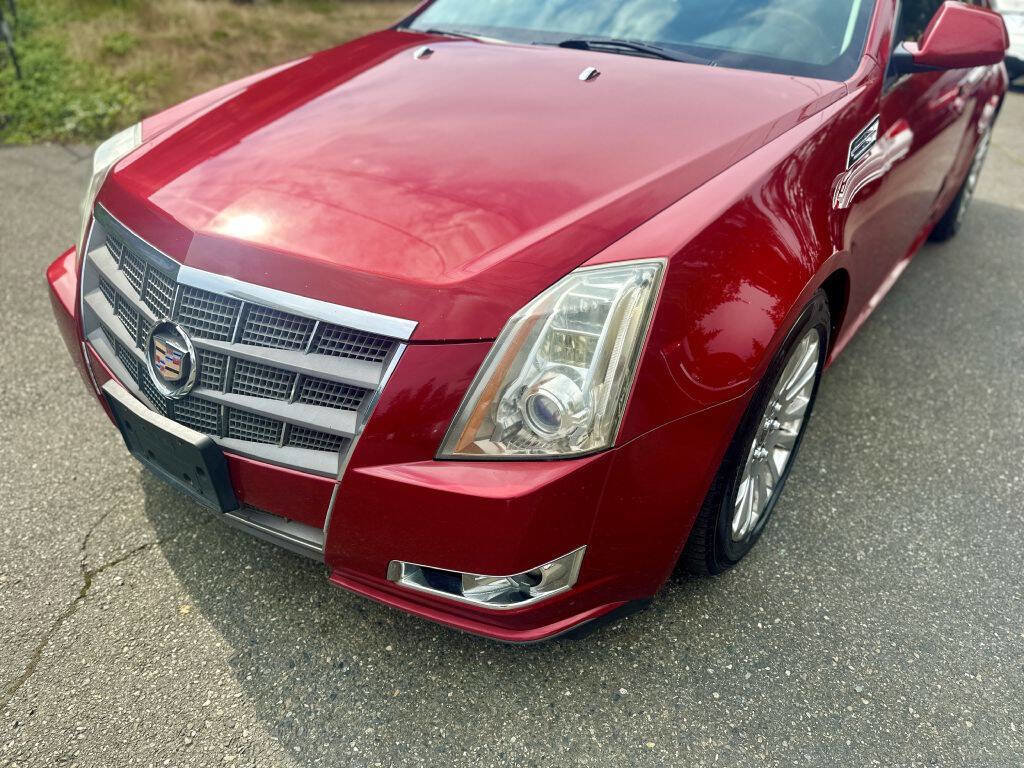 Used 2010 Cadillac CTS Premium image 10